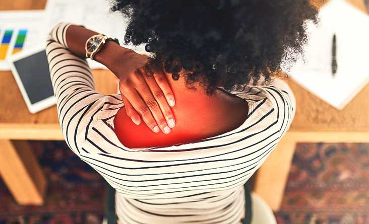 neck pain in woman's neck