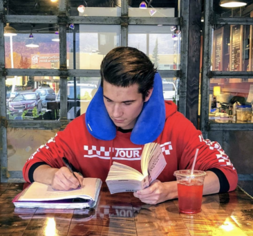 If you are a college student then you know how hard and exhausting it is when you're studying for hours. Neck Sofa® is a Great study pillow that you can use while working on your computer 🖥 and to get that Comfort and Support while reading 📖 so you can concentrate✨ Being well rested is a key factor in preforming well on a test and help prevent brain fog so you can focus on your studies