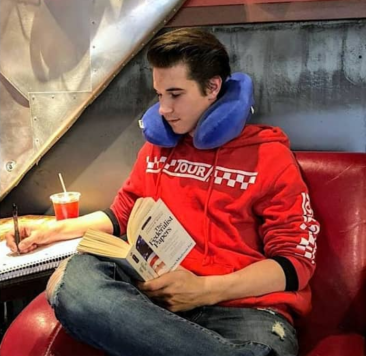 If you are a college student then you know how hard and exhausting it is when you're studying for hours. Neck Sofa® is a Great study pillow that you can use while working on your computer 🖥 and to get that Comfort and Support while reading 📖 so you can concentrate✨ Being well rested is a key factor in preforming well on a test and help prevent brain fog so you can focus on your studies